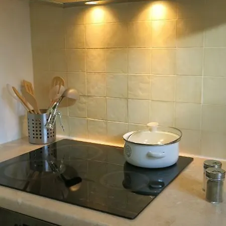 Bright And Quiet Old Town Apartament * ريغا